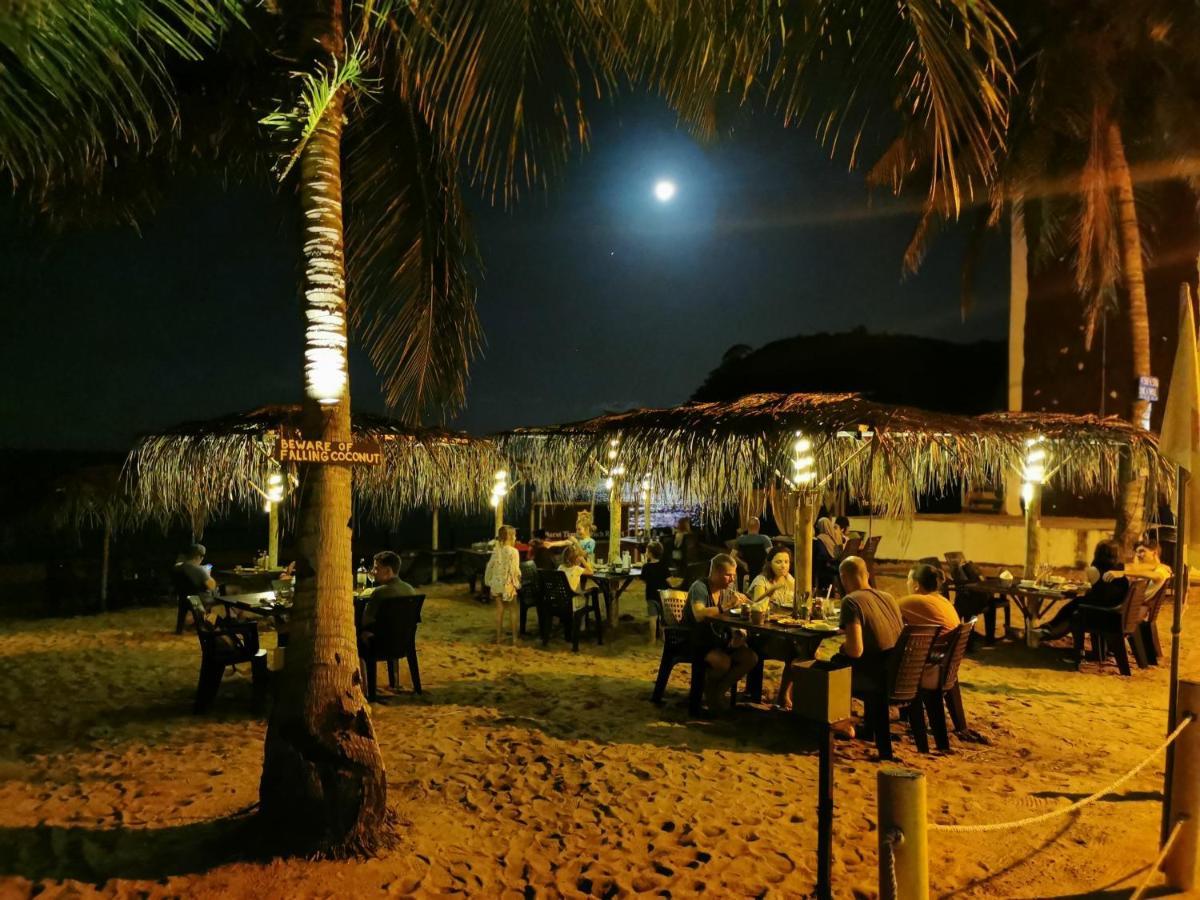 巴拉刁曼岛海滩度假村 Kampong Juara 外观 照片